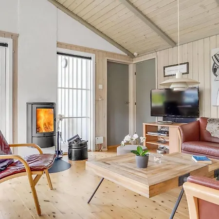 Semesterbostad Amazing In With Four Bedrooms *