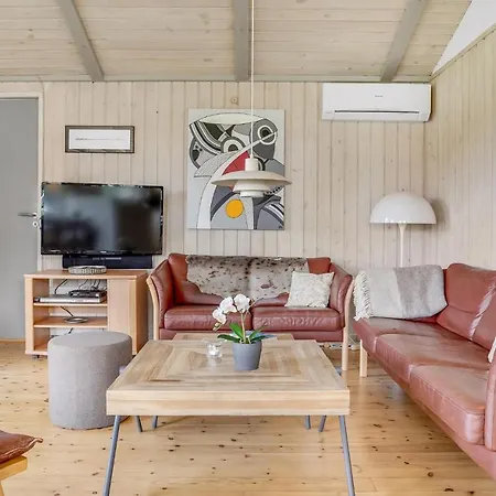 Amazing In With Four Bedrooms