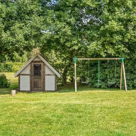 Semesterbostad Amazing In With Four Bedrooms *