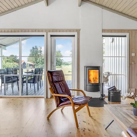 Semesterbostad Amazing In With Four Bedrooms
